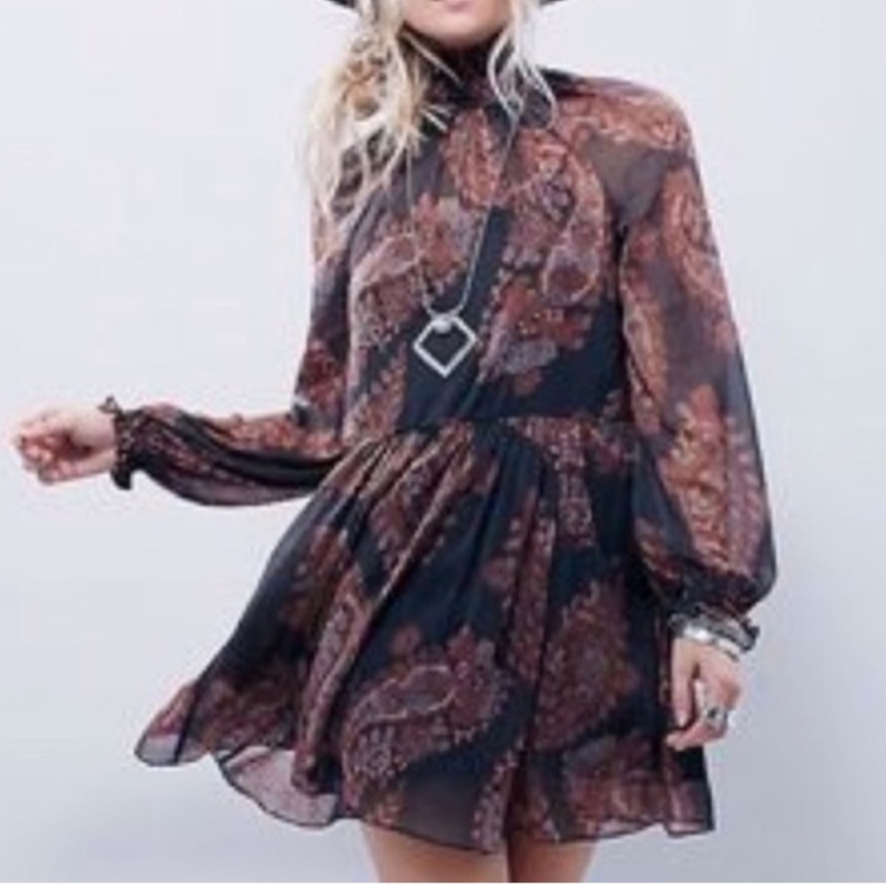 FP Free People small Women's Floral mini dress Black with Burgundy Floral GUC